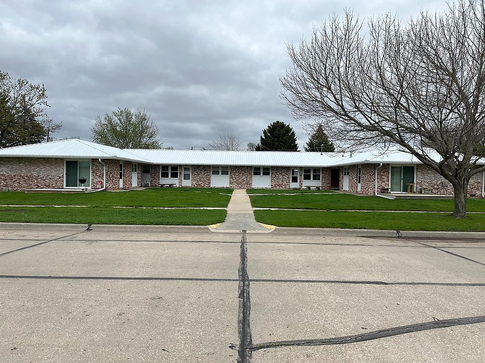 1st image of 301 N 1st St