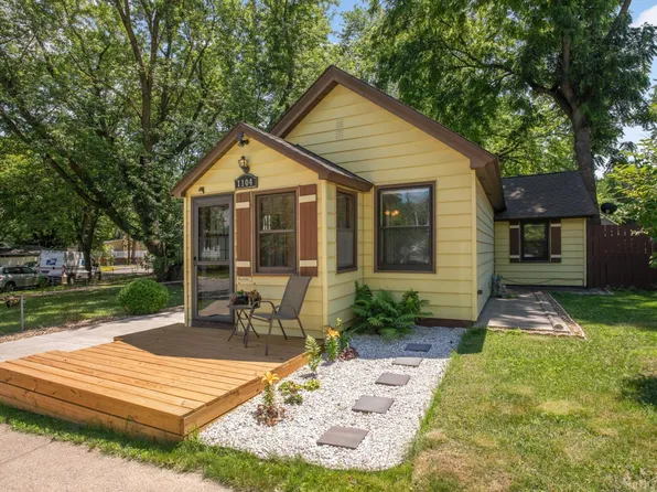 1104 5th St E, Saint Paul, MN 55106