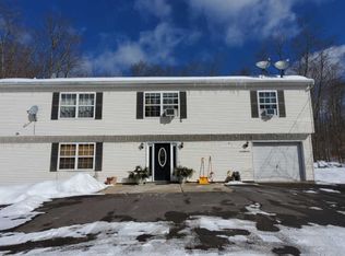 5107 Winamac Dr, Pocono Lake, PA 18347