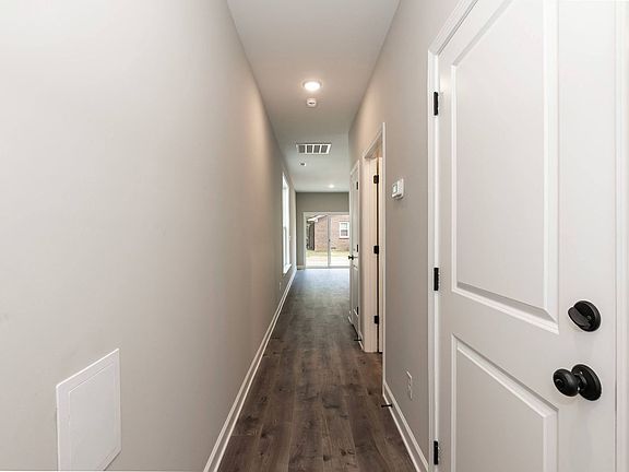 5th image of 428 N Allen Rd
