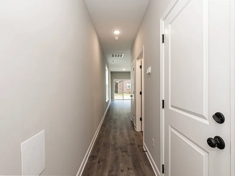 428 N Allen Rd — Photo 5