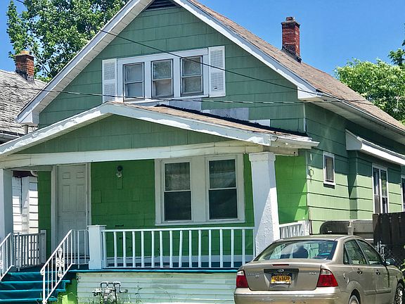 4th image of 169 Sprenger Ave