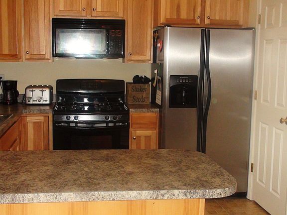 5th image of 628 Oakwood Ave