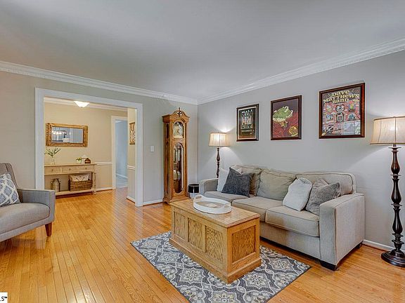 3rd image of 302 Sagramore Ln