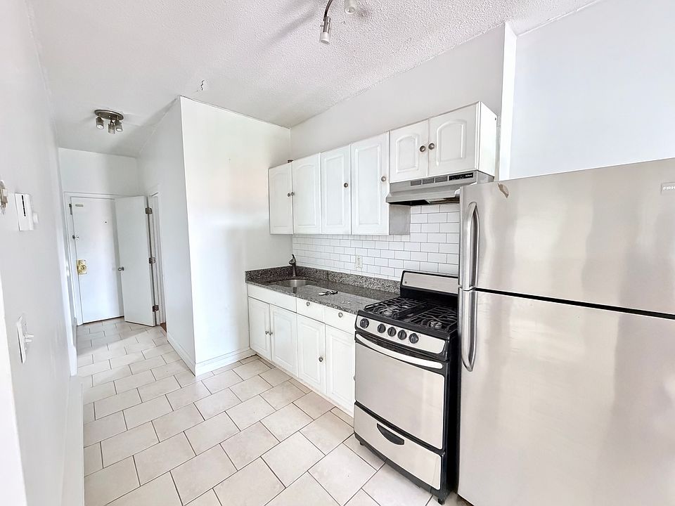 1st image of 853 Harrison Ave APT 4