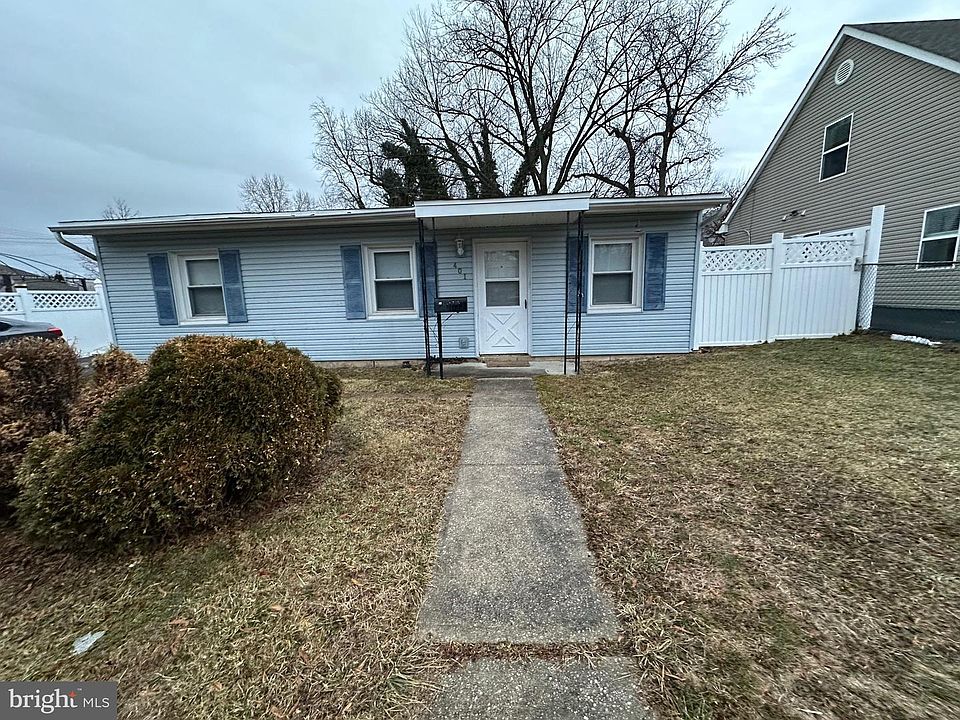 1st image of 401 Carver Dr
