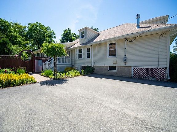 4th image of 743 Park St