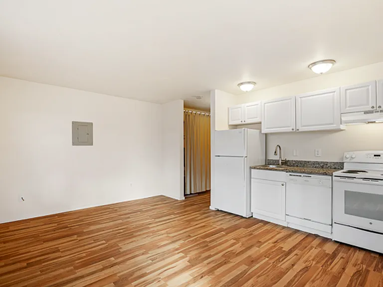 802 N 43rd St — Photo 3