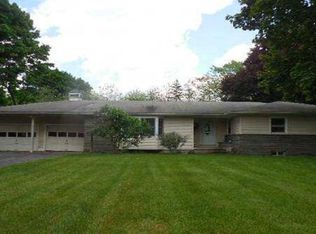 3 Drumlin Dr, Macedon, NY 14502