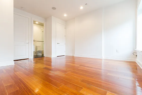 Rented by Dixon Advisory USA Inc. | media 24