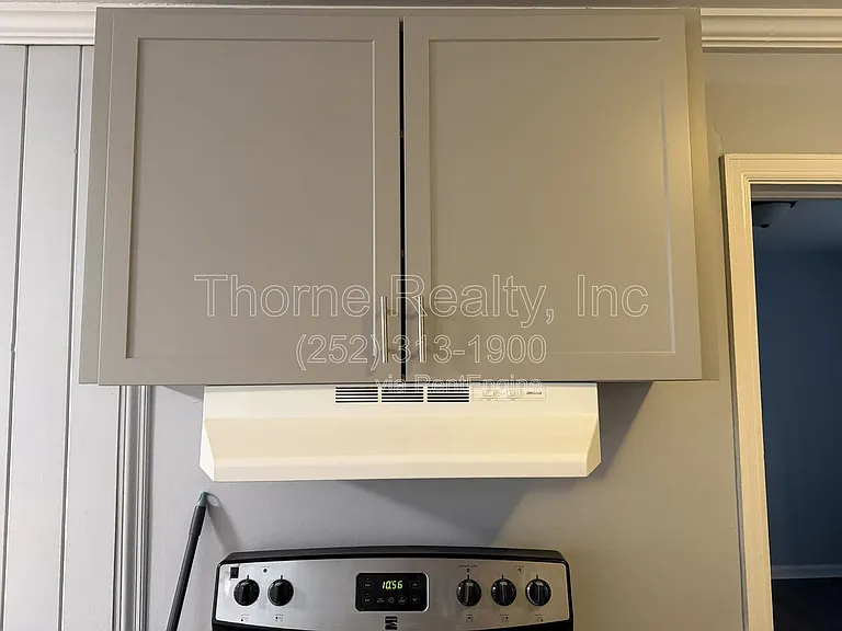 1416 Rosewood Ave — Photo 13