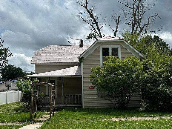 3rd image of 534 W Broadway St