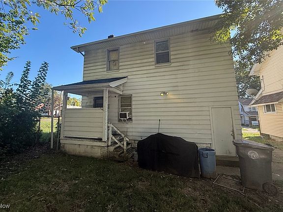 2nd image of 178 E Ravenwood Ave