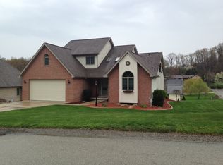 417 Meadowood Dr, Greensburg, PA 15601