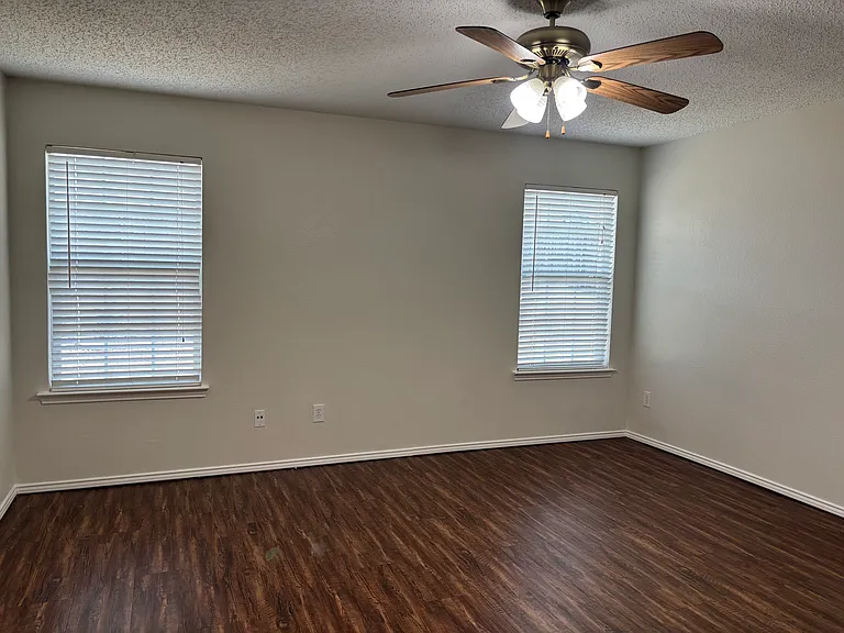 1657 Knight Trl — Photo 9