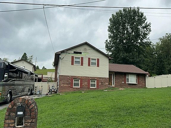 2nd image of 1306 Amber Dr