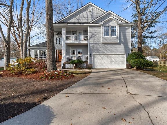3rd image of 804 Elon Ct