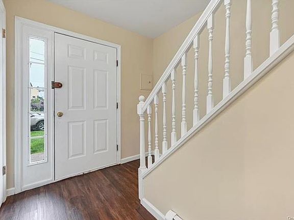 5th image of 15 Blanchard St