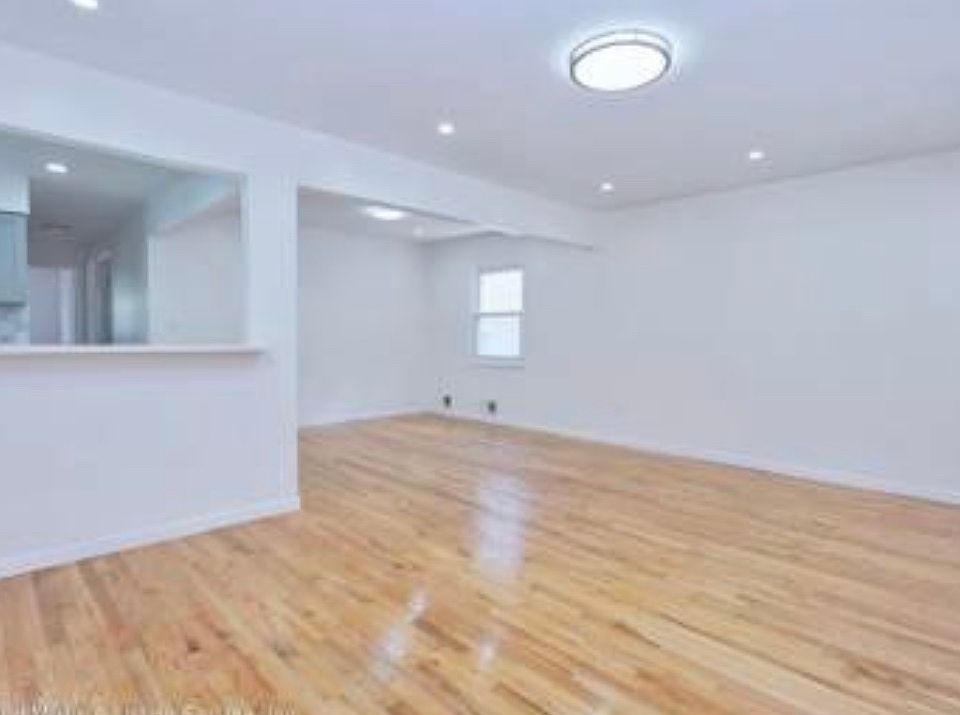 2nd image of 787 Rockland Ave #3