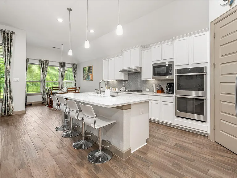 2236 Bayou Cove Ln — Photo 4