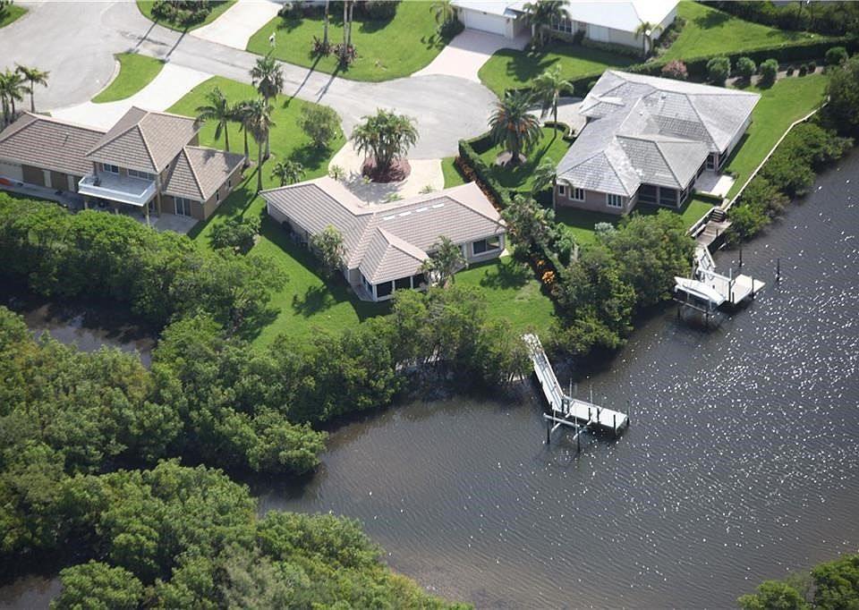Last Dock in private Lagoon, Home is very private on last Cul-de-sac.