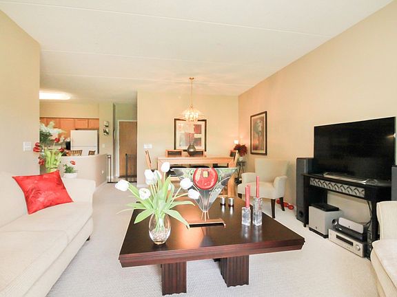 4th image of 3451 Carriage Way Dr #307