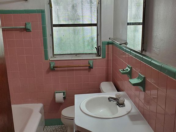 5th image of 22ND Ave S
