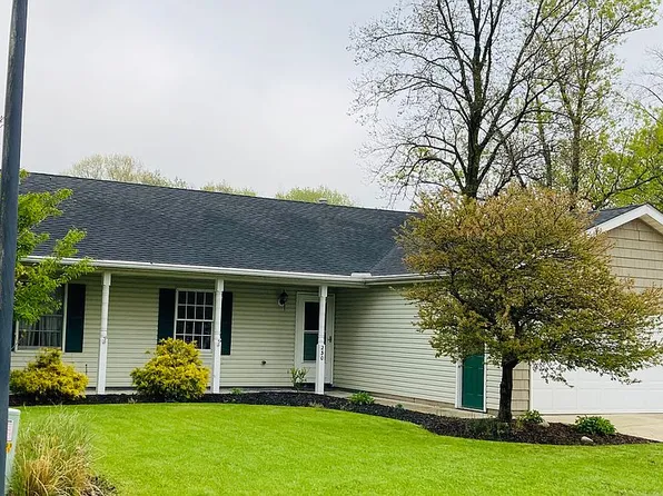 230 Forest Park Dr, Lagrange, OH 44050