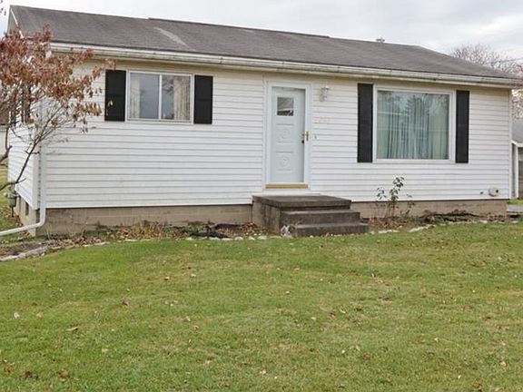 3rd image of 6890 Axline Ave