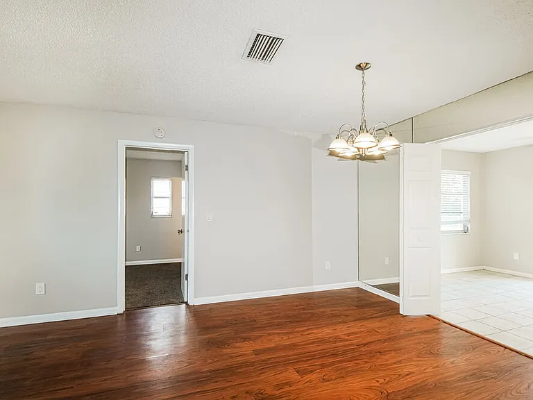 9350 Bayside Ct — Photo 6