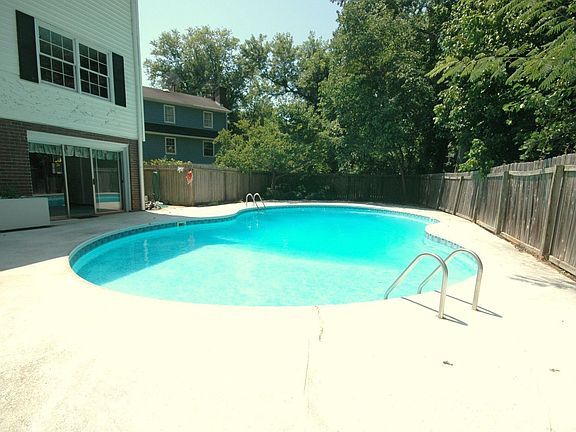 3rd image of 2924 Rockbridge Ct