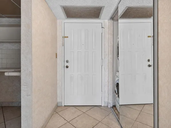 600 Parkview Drive #230, Hallandale Beach, FL 33009