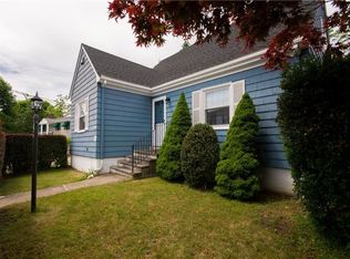 5 Sullivan St, Newport, RI 02840