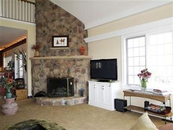 5th image of 1565 Lantern Hill Dr