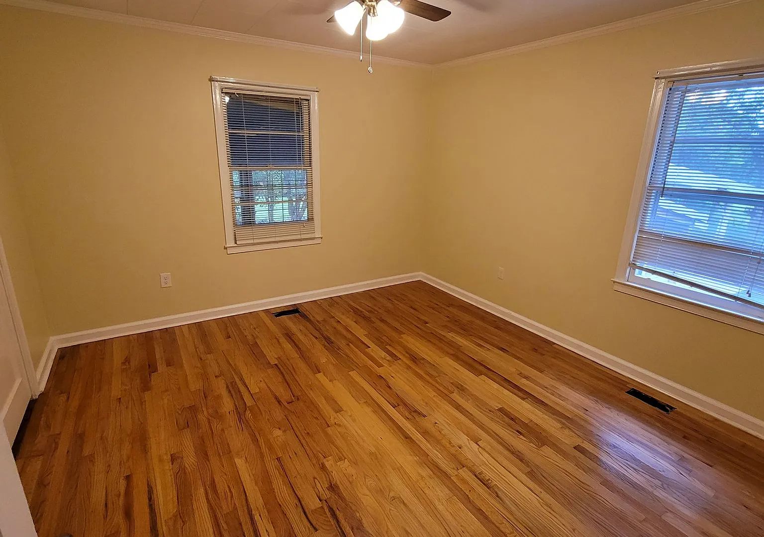 1934 Green Street Duplex — Photo 4