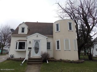 706 12th St NE, Austin, MN 55912