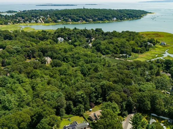 51 Wadsworth Rd, Duxbury, MA 02332