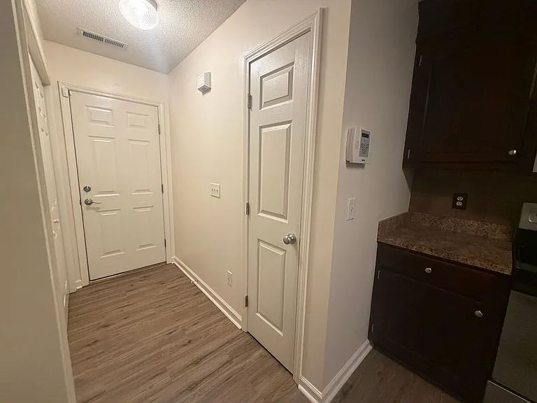 3290 Valencia Dr — Photo 15