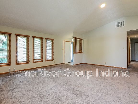 3rd image of 712 Daffon Dr