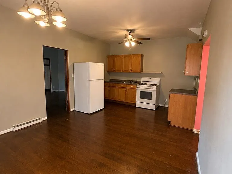 260-262 Freeport Rd — Photo 4