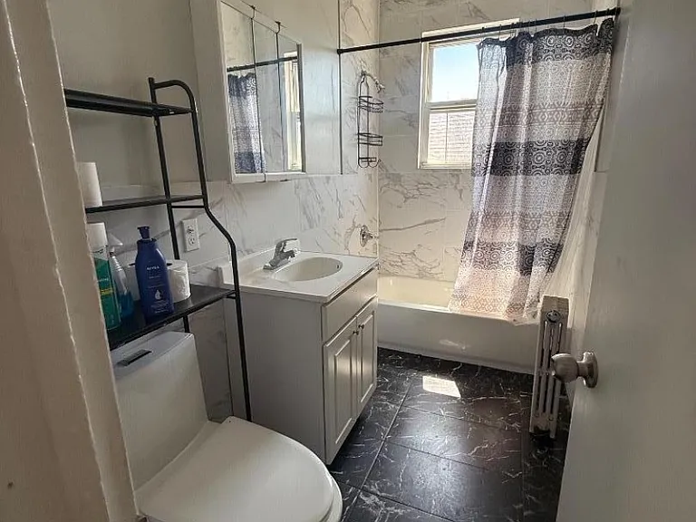 1110 S Wood Ave #10 — Photo 5