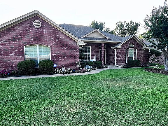 4th image of 122 Stone Briar Dr N