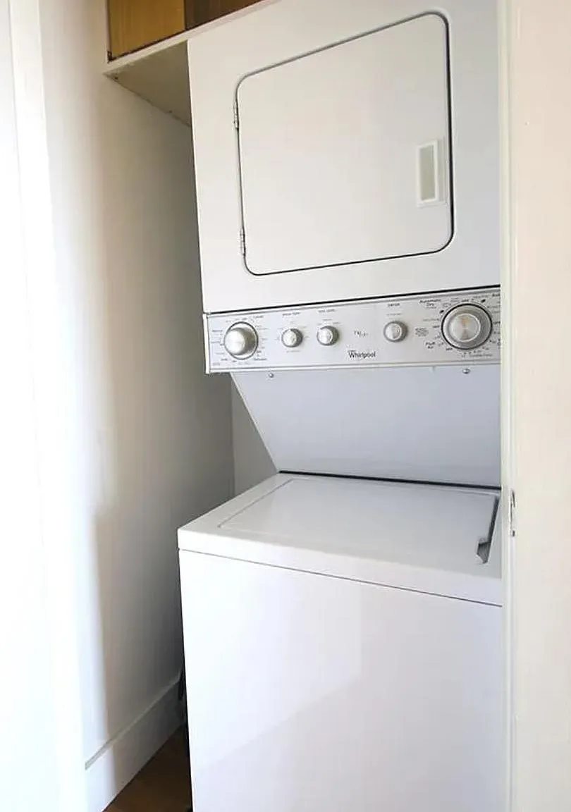 Studio, 604 sqft, $2,400 — Photo 4