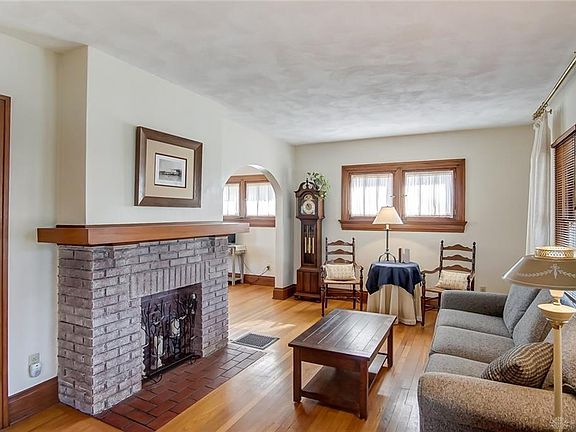5th image of 221 Orchard Dr