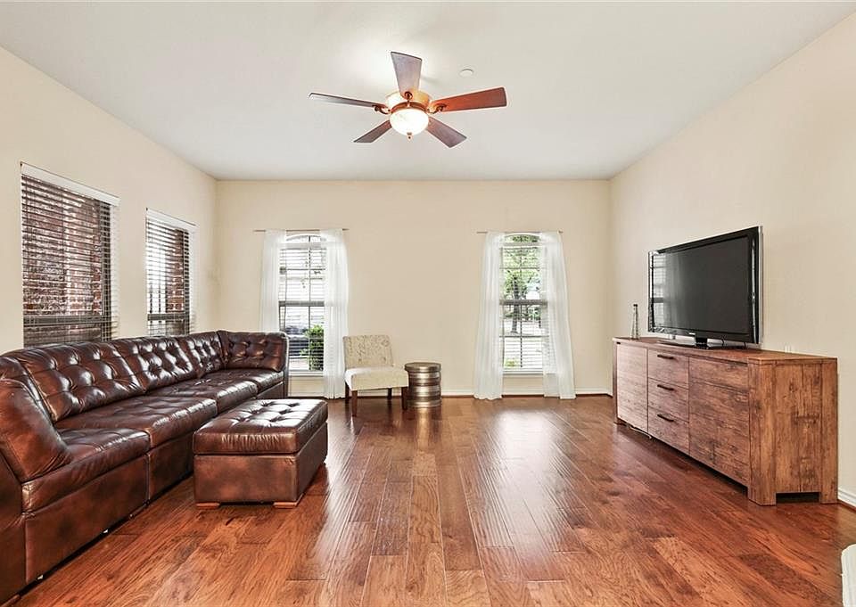 1st image of 5825 Pisa Ln