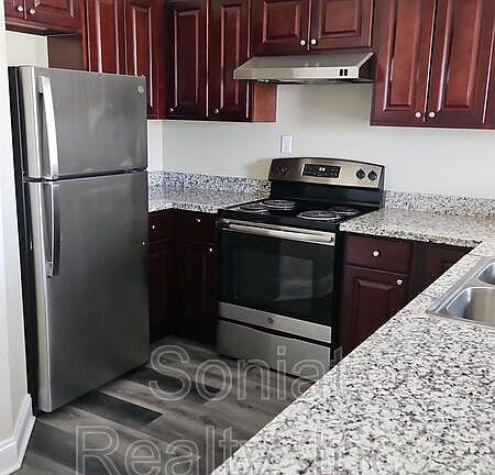 2nd image of 2513 Mazant St