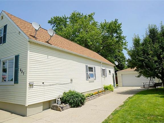 3rd image of 627 S Ogden St