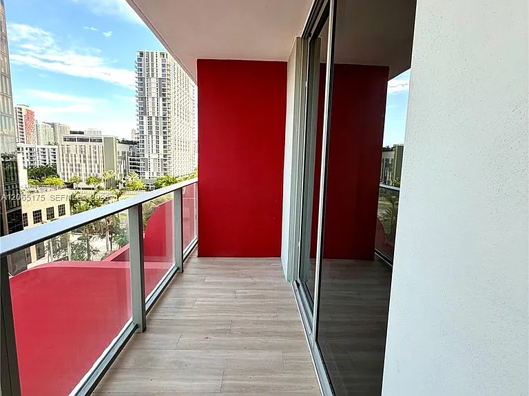 90 NE 32nd St #711 — Photo 34