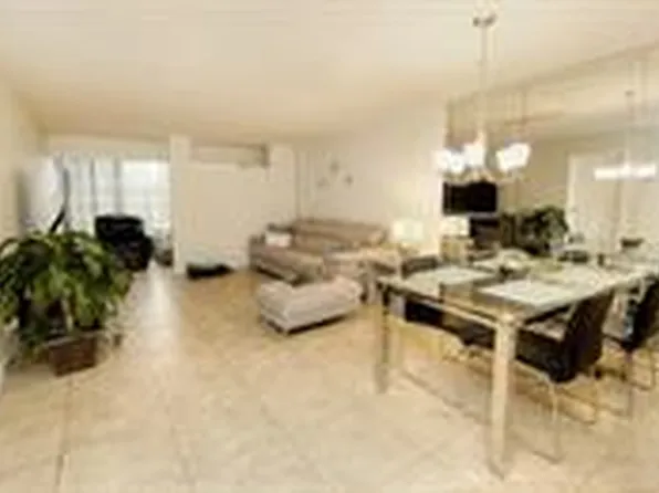 8401 LAGOS DE CAMPO Boulevard #306V, Tamarac, FL 33321
