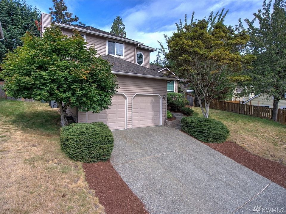 1st image of 22464 NE 9th Dr